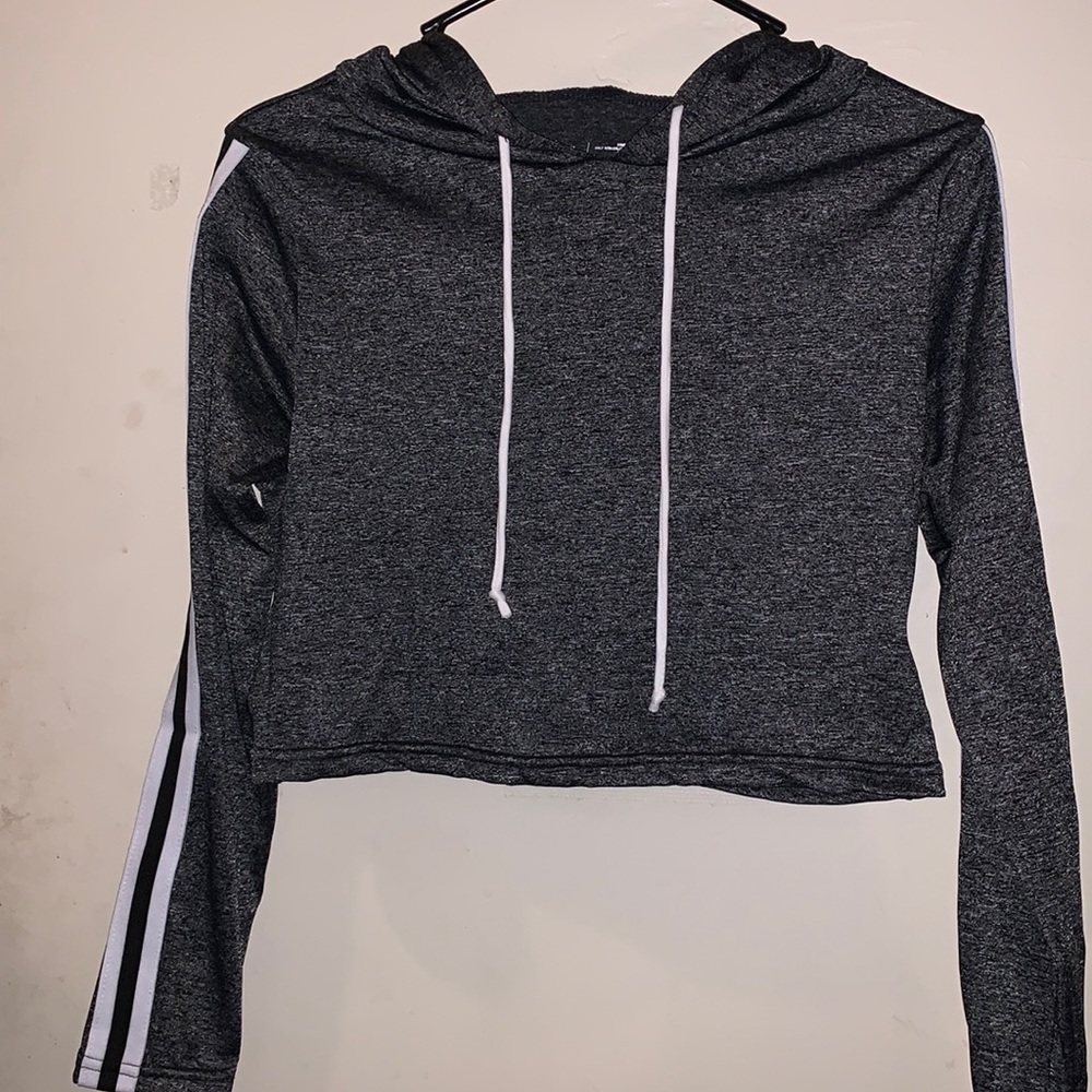 Grey long sleeve crop top